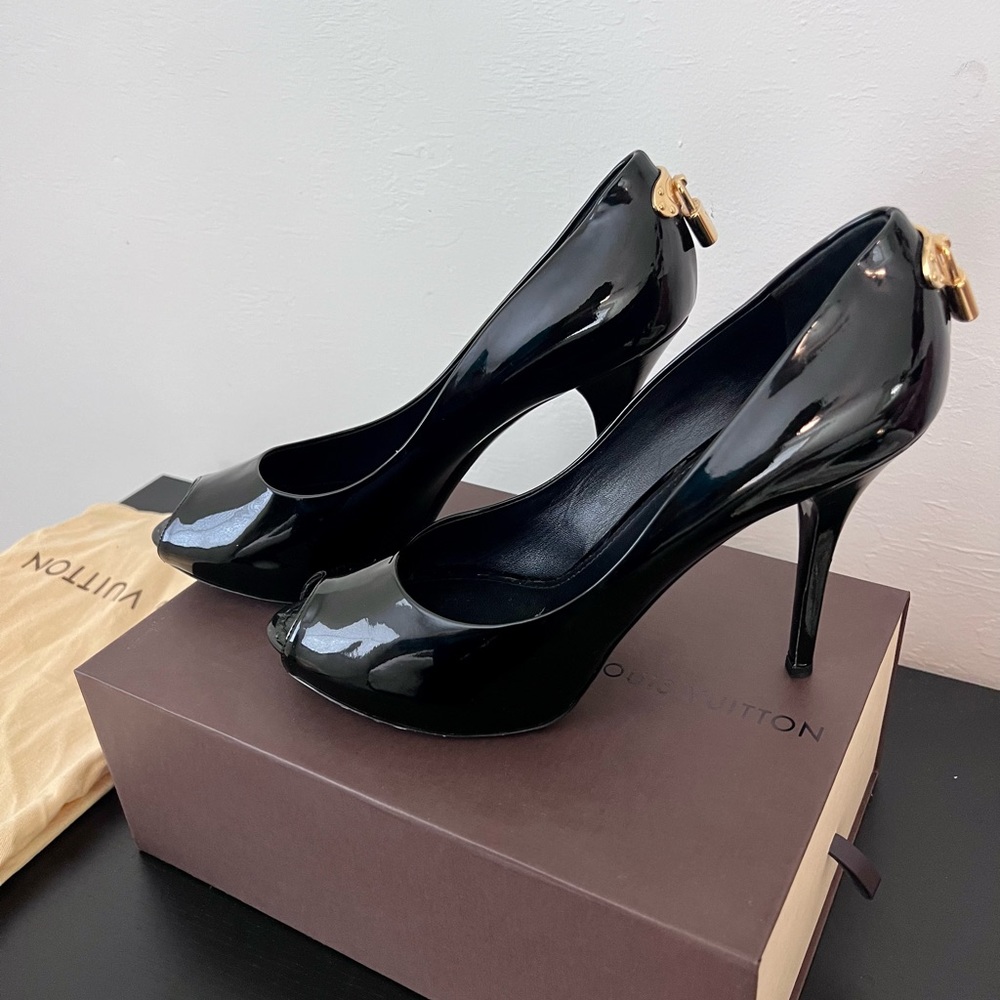 Black Louis Vuitton Patent Leather Pumps - Size 41